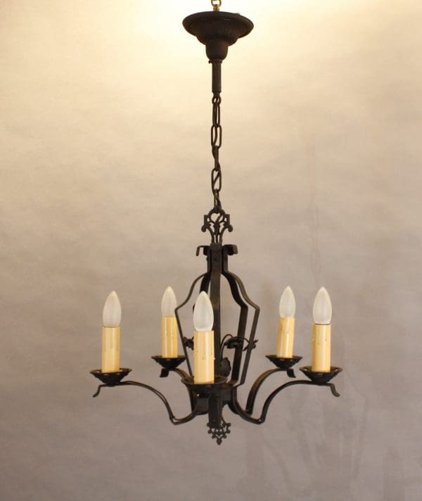 39852. Simple Iron Chandelier With Floral Motif