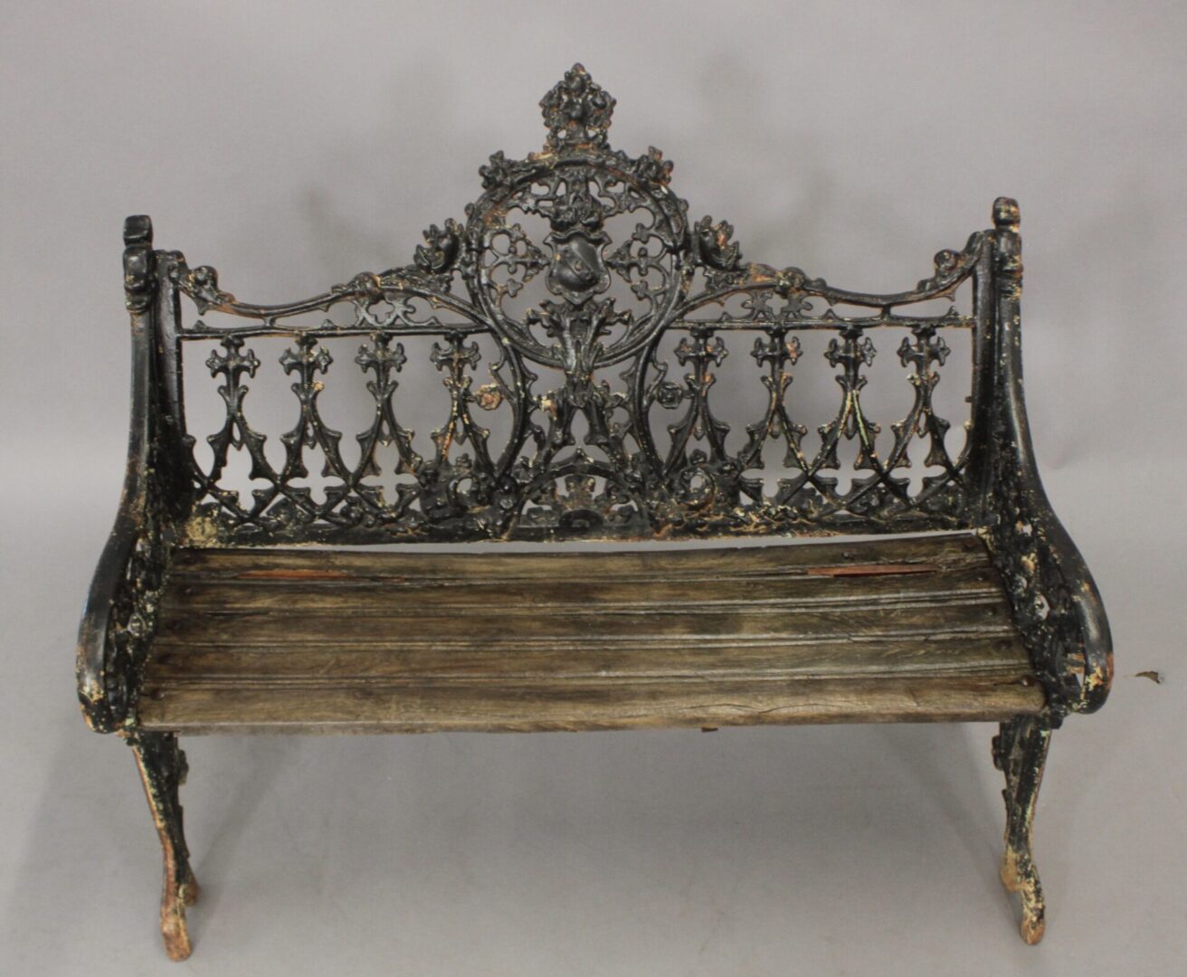46215. Antique 19th Century Bench With Crest Motif - Image 2