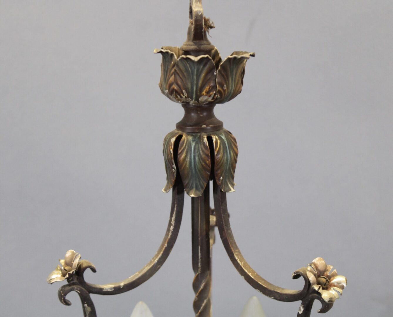 1920's Polychrome Pendant With Three Lights With Floral Pattern - Image 5